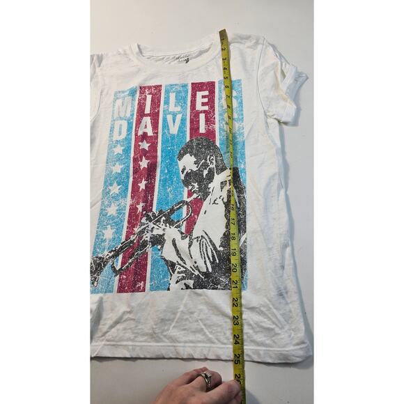 NEW Miles Davis Stars Tee odd people BLM musician band top XS distressed - Picture 5 of 6